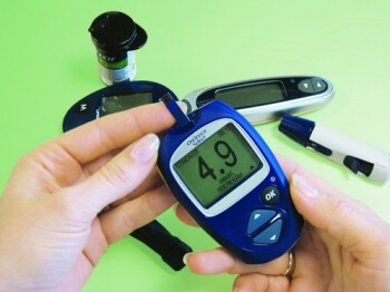 Прибор для измерения уровня глюкозы в крови 